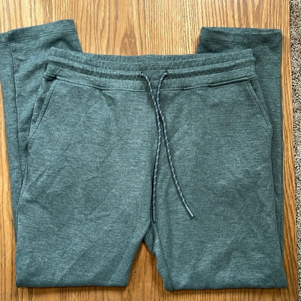 Kyodan lounge pants.  Sweatpants.  Drawstring waist. Pockets. Size Medium. Soft.